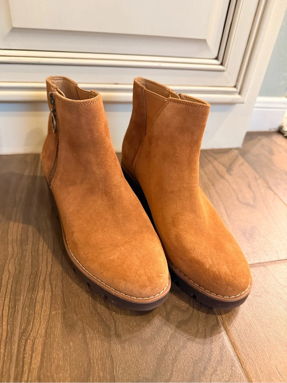Vionic Tan Suede Wedge Ankle Booties with Ring Zip